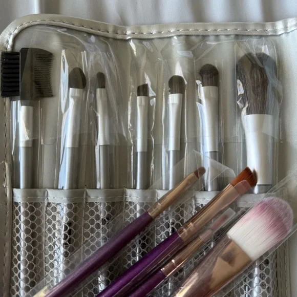 Beauty Treats Makeup Brush Set Purple and Silver Brand New - Picture 4 of 6